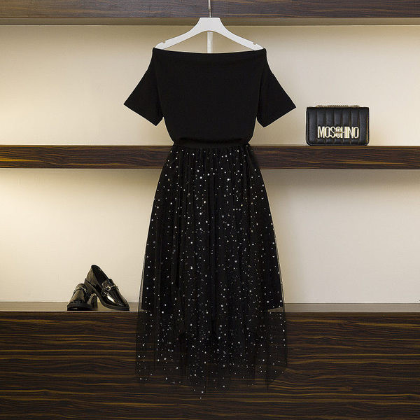 Modern női szett kétrészes szoknya + blúz fekete színben