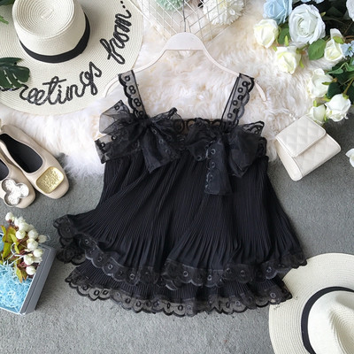 Modern női felső szalaggal és csipkével, három színben