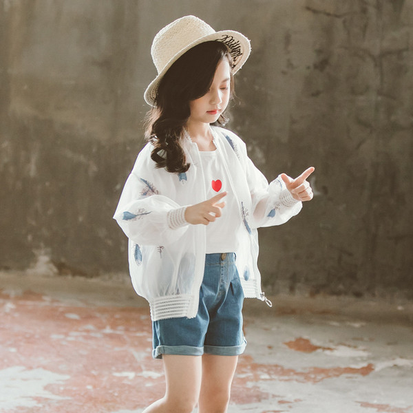 Gyermek tavaszi kabát lányoknak fehér és rózsaszín színben