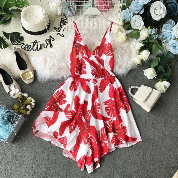 Modern női overál csupasz háttal, vékony pántokkal