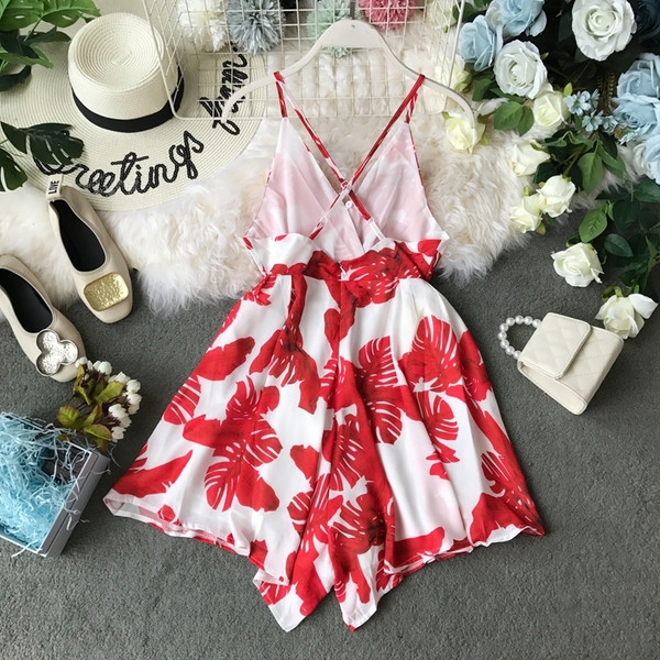 Modern női overál csupasz háttal, vékony pántokkal