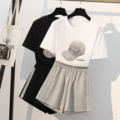 Set casual de dama din doua bucati de pantaloni scurti si un tricou alb si negru