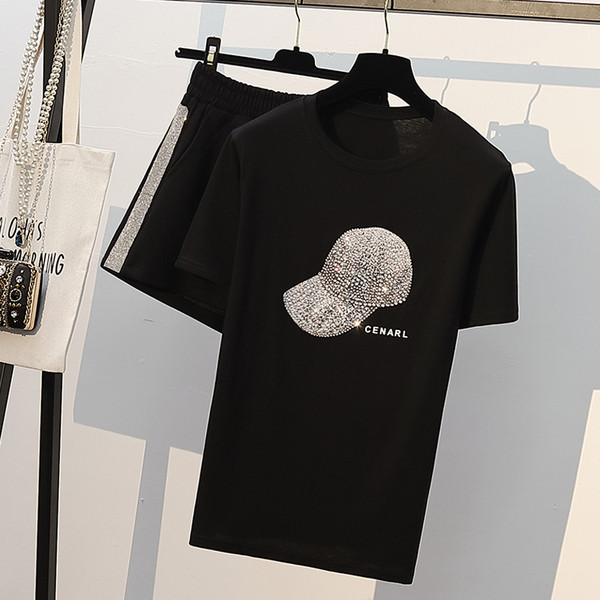 Set casual de dama din doua bucati de pantaloni scurti si un tricou alb si negru