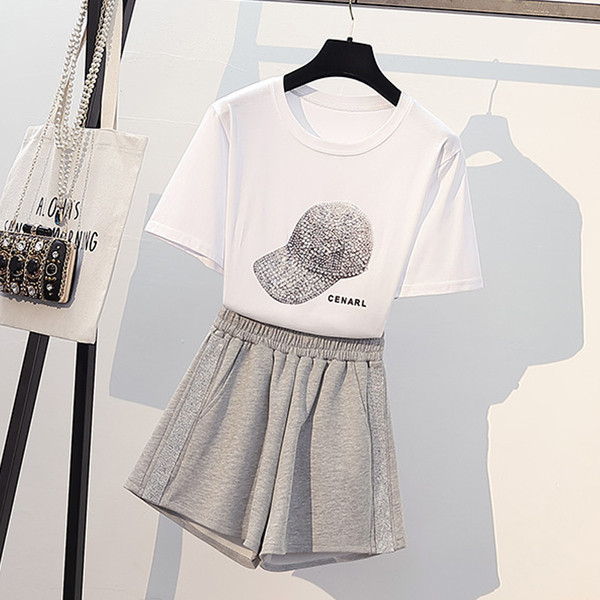 Set casual de dama din doua bucati de pantaloni scurti si un tricou alb si negru