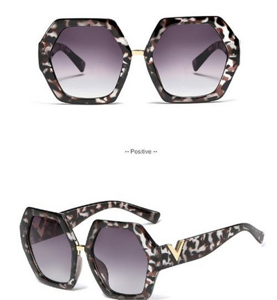 Ochelari de soare de dama actuali cu rama lata in mai multe culori