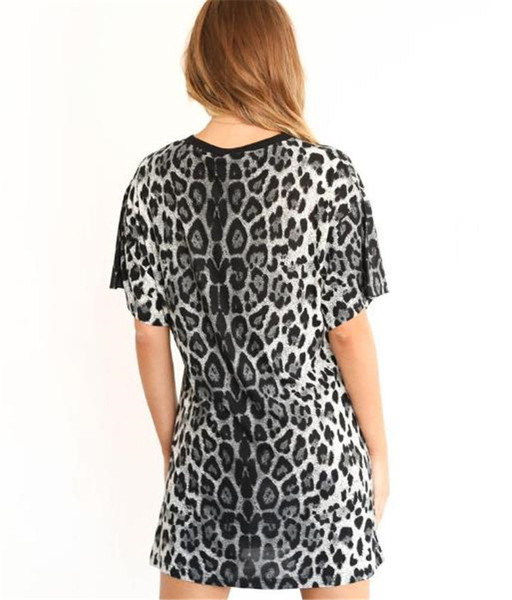 Modern női tunika - széles modell rövid ujjú leopárd mintával