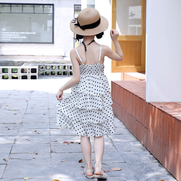 Stílusos gyerekruha két színben V-nyakkal és vékony pántokkal