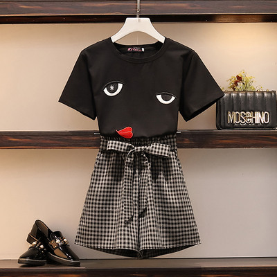 Két részből álló, fehér és fekete színben használható napi női szett