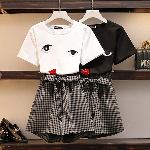 Két részből álló, fehér és fekete színben használható napi női szett