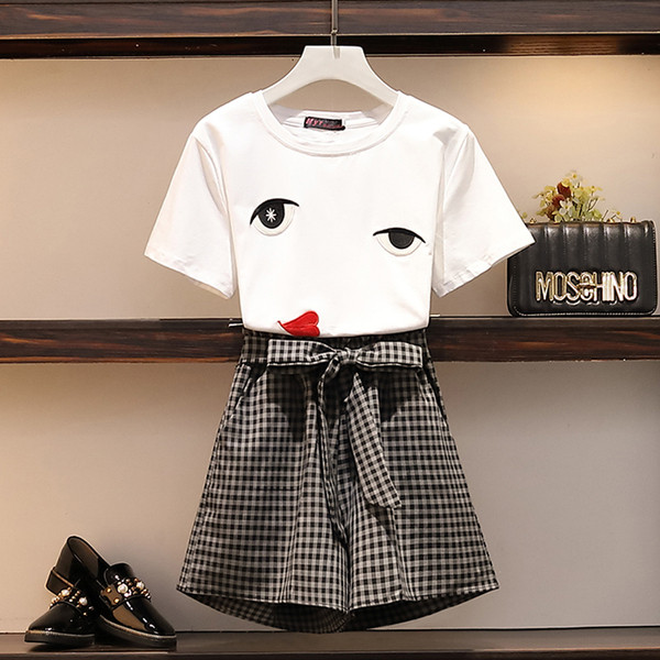 Két részből álló, fehér és fekete színben használható napi női szett