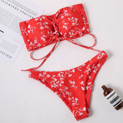 Modern női fürdőruha mintás és elemes nyakkendőkkel