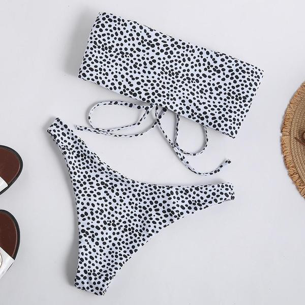 Modern női fürdőruha mintás és elemes nyakkendőkkel