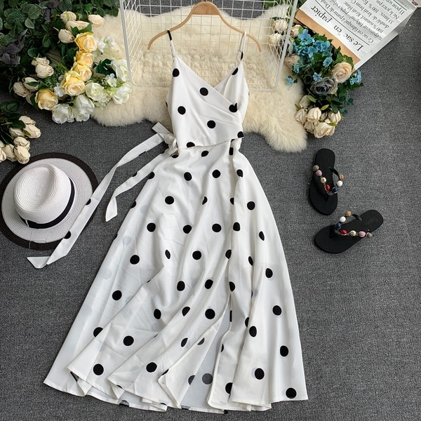 Pöttyös női nyári ruha fehér színben