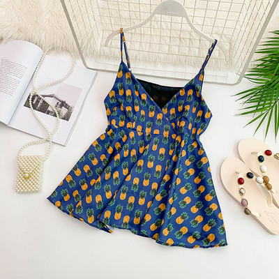 Stílusos női felső V-nyakkal, többféle színben