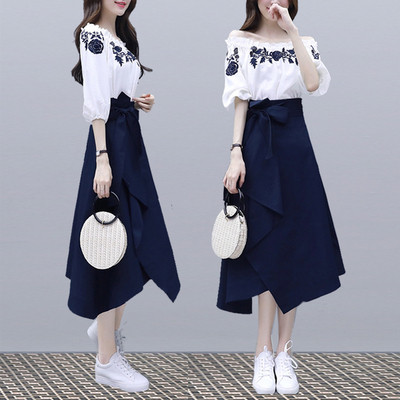 Set de bluză și fustă de damă în alb și albastru