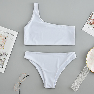 Sima modell fürdőruha két részből egy pánttal több színben