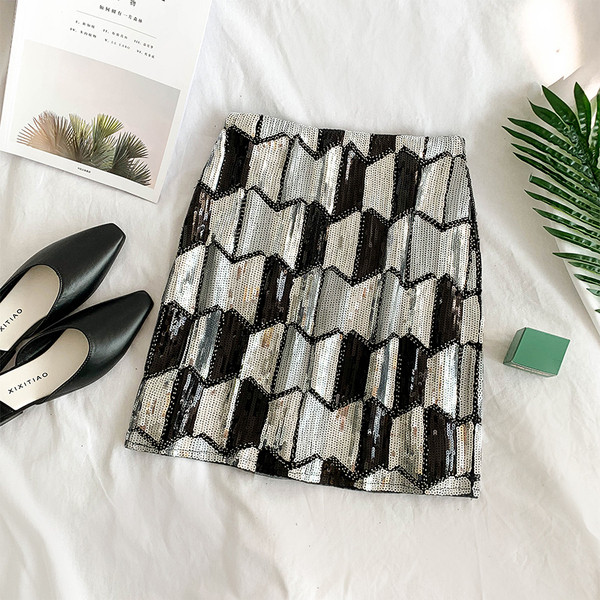 Stílusos női szoknya magas derékkal és flitterekkel, két színben