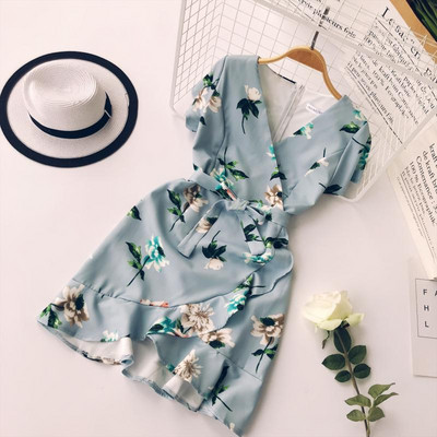 Modern női ruha V-nyakkal, virágmintával több színben