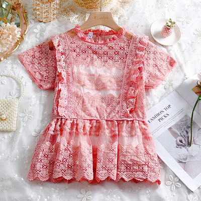 Μοντέρνα μπλούζα με κοντό μανίκι και δαντέλα σε τρία χρώματα