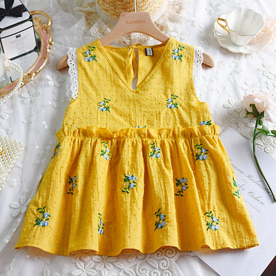 Bluză de damă modernă cu broderie și decolteu în V