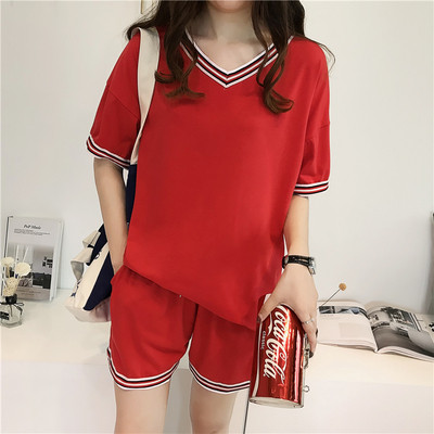 Set de vară pentru femei care include un tricou și pantaloni scurți în trei culori