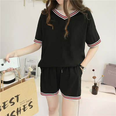 Set de vară pentru femei care include un tricou și pantaloni scurți în trei culori