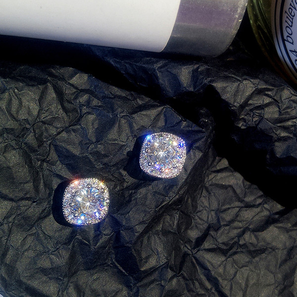 Cercei mici de dama de culoare argintie cu pietre decorative