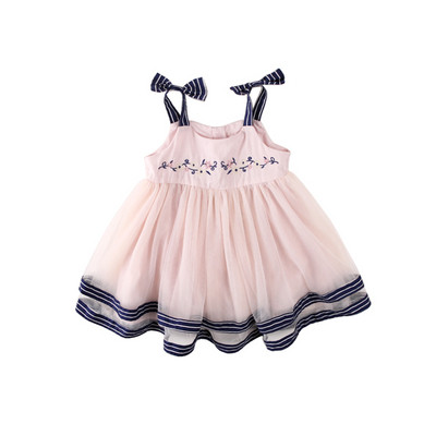 Stílusos gyerekruha pántokkal és tüll lányoknak