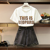 Hétköznapi női szett blúzzal és rövid farmernadrággal, két színben