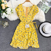 Női nyári ruha V-nyakú sárga színben
