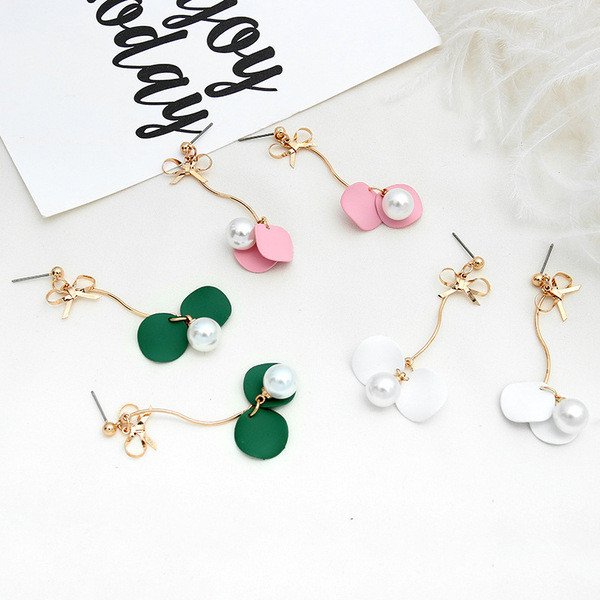 Cercei de dama in trei culori cu perle decorative