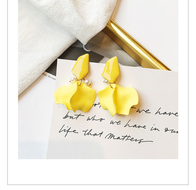 Stílusos női fülbevaló különböző színekben