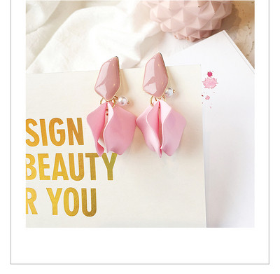 Stílusos női fülbevaló különböző színekben