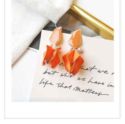 Stílusos női fülbevaló különböző színekben