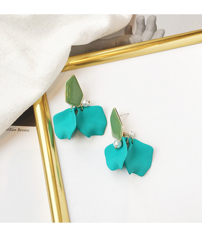 Stílusos női fülbevaló különböző színekben