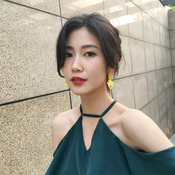 Stílusos női fülbevaló különböző színekben