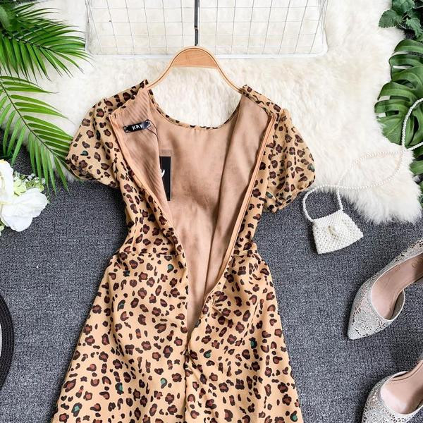 Stílusos női ruha leopárd mintával