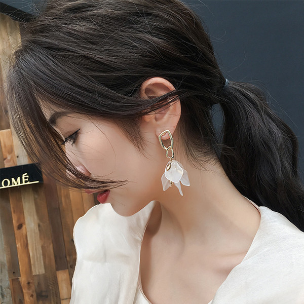 Cercei eleganti de dama in mai multe culori