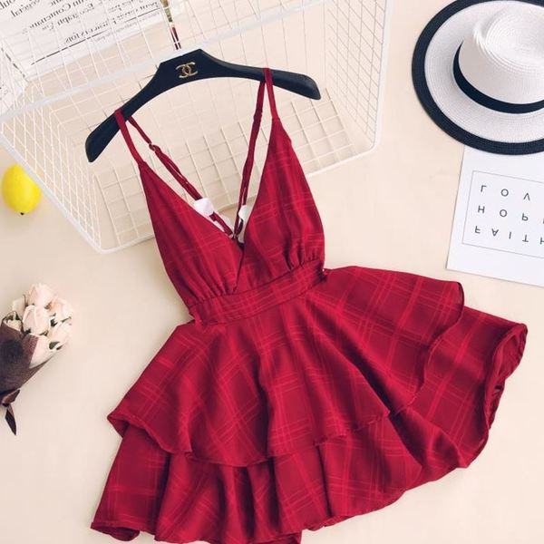 Modern női ruha négy színben, mély nyakkivágással