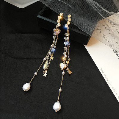 Дамски дълги обеци в златист цвят с камъни и перли