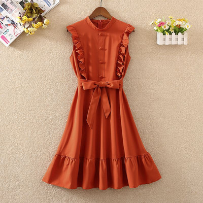 Modern női ruha gombokkal és szalaggal több színben