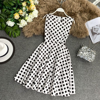 Stílusos női ruha O-nyakú színes rátéttel, több színben