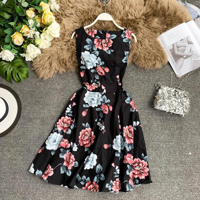 Stílusos női ruha O-nyakú színes rátéttel, több színben