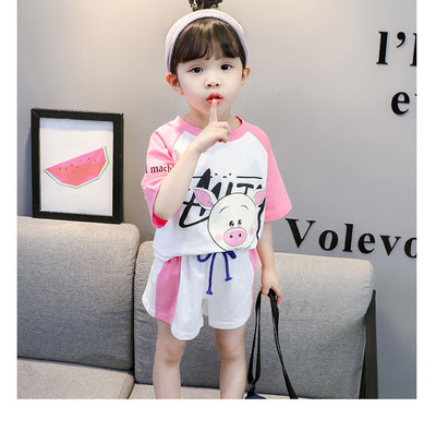 Napi gyermekkészlet lányoknak, melyben egy póló és egy rövidnadrág található, két színben