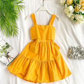 Modern női ruha szabású modell és szalag több színben