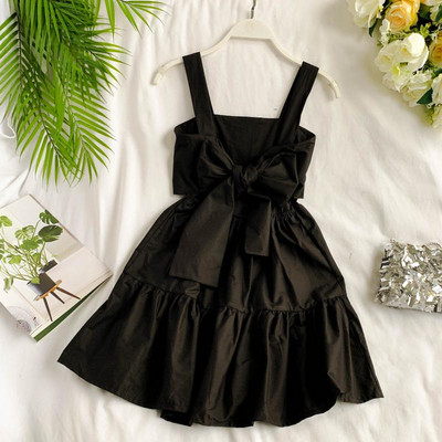 Modern női ruha szabású modell és szalag több színben