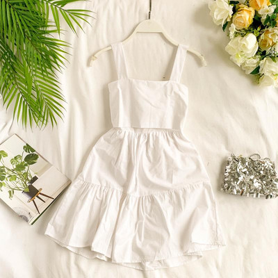 Modern női ruha szabású modell és szalag több színben