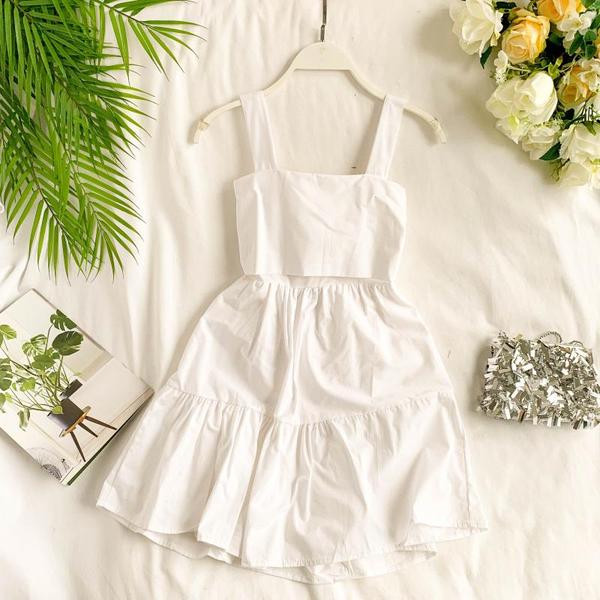 Modern női ruha szabású modell és szalag több színben