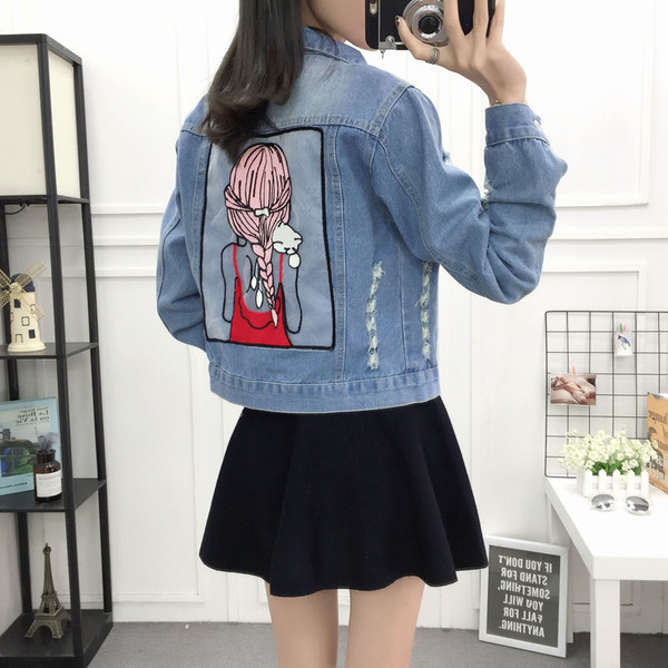 Modern női farmerdzseki rátéttel, szakadt motívumokkal