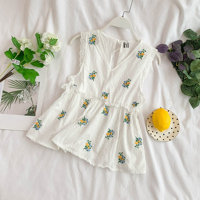 Stílusos női felső, széles V-nyakú modellel